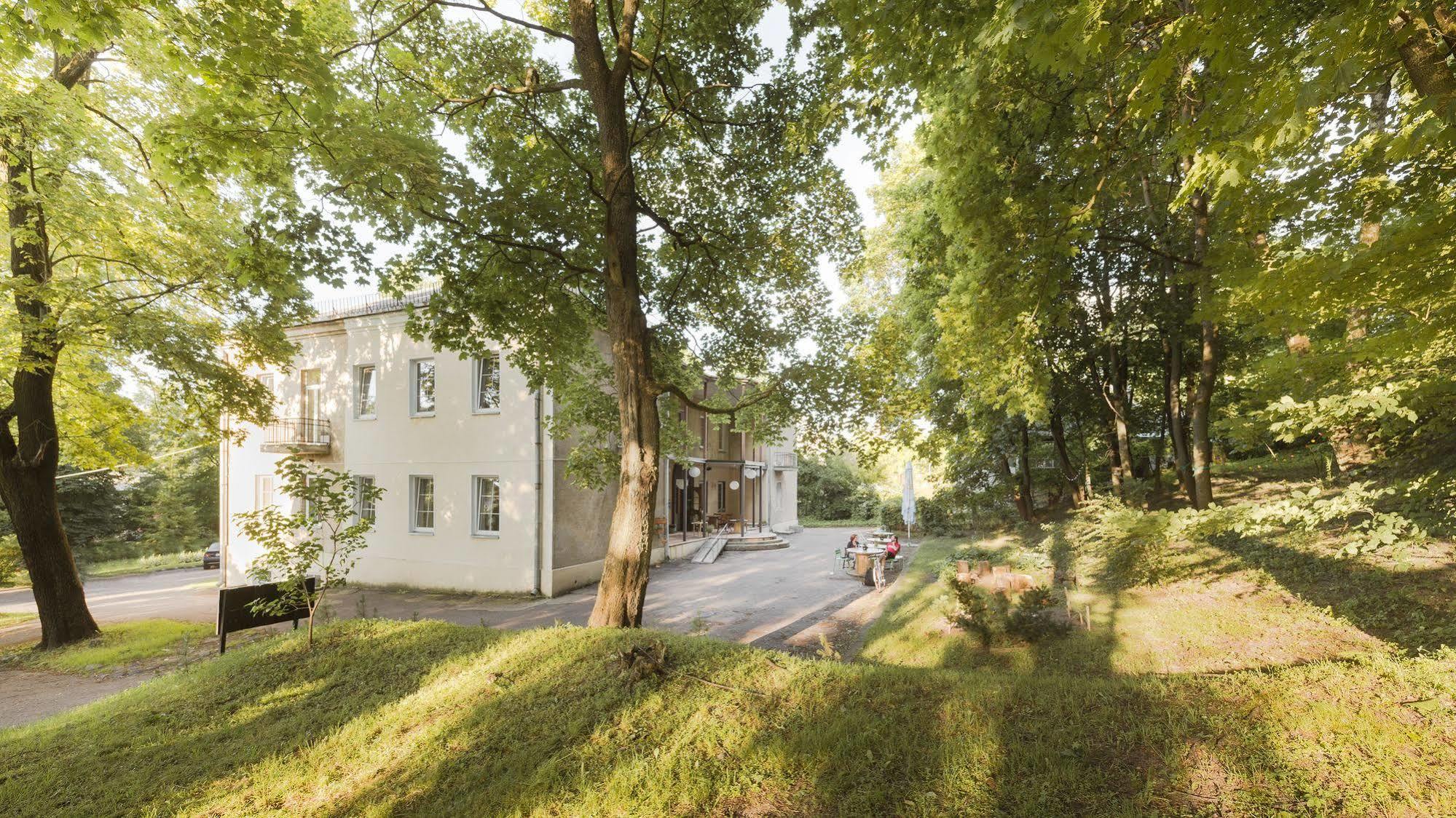 וילנה Downtown Forest Hostel & Camping מראה חיצוני תמונה